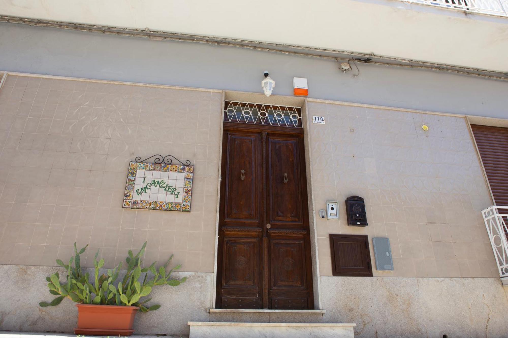 I Vacanzieri أفولا المظهر الخارجي الصورة